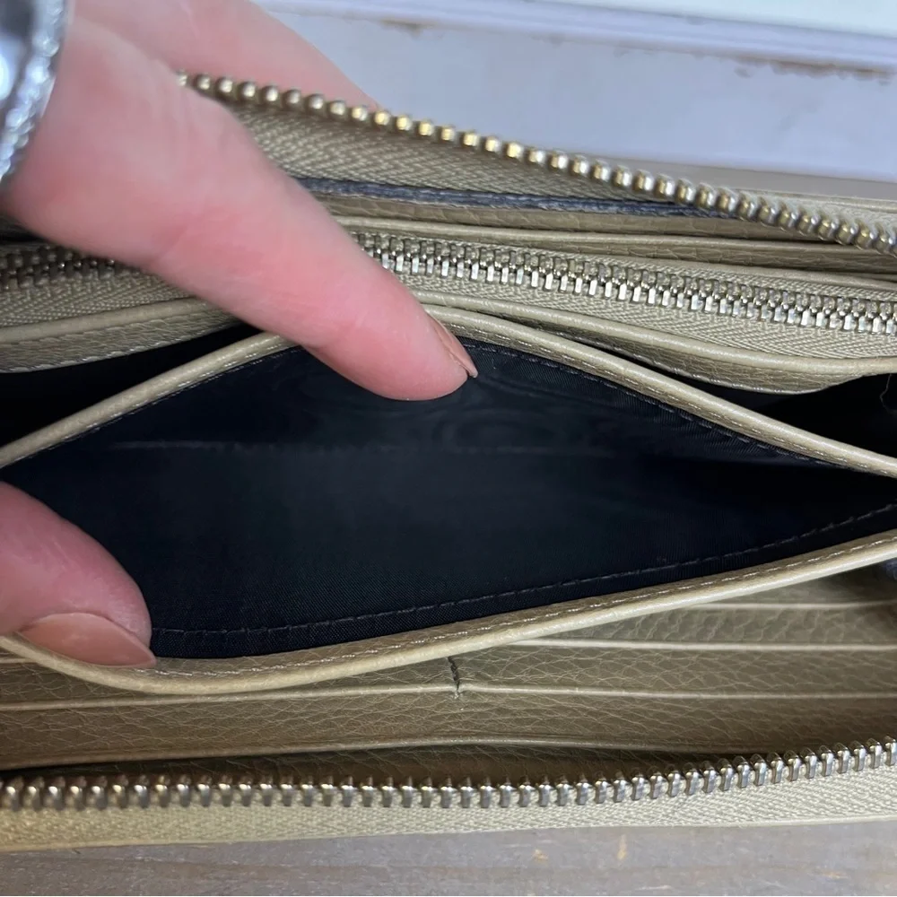 Gucci Soho Beige Leather Zip Around Wallet Tassel Logo Authentic 308364 Gifting - Picture 12 of 16